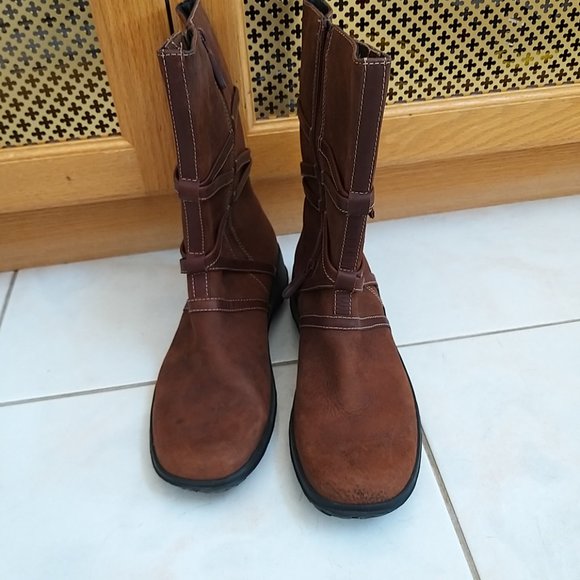 CLARKS ARTISAN COLLECTION LEATHER UPPER BOOTS SIZE 6B - Picture 2 of 11